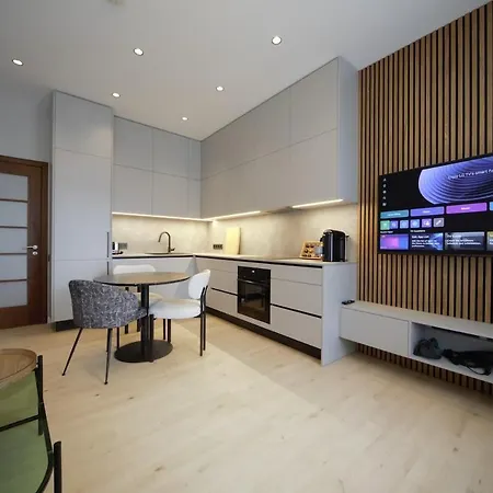 Dzīvoklis Two Bedroom Free Parking Quiet Riga