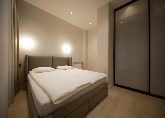 Two Bedroom Free Parking Quiet Dzīvoklis