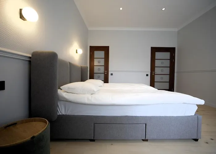 Dzīvoklis Two Bedroom Free Parking Quiet *